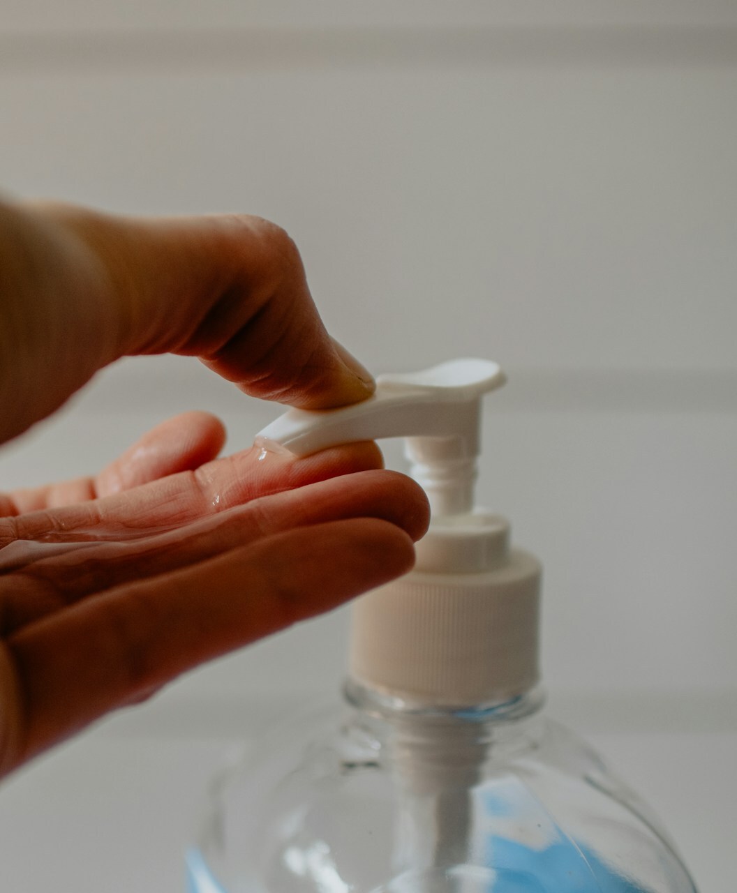 Händedesinfektion: Hygiene im Umgang mit Lebensmitteln